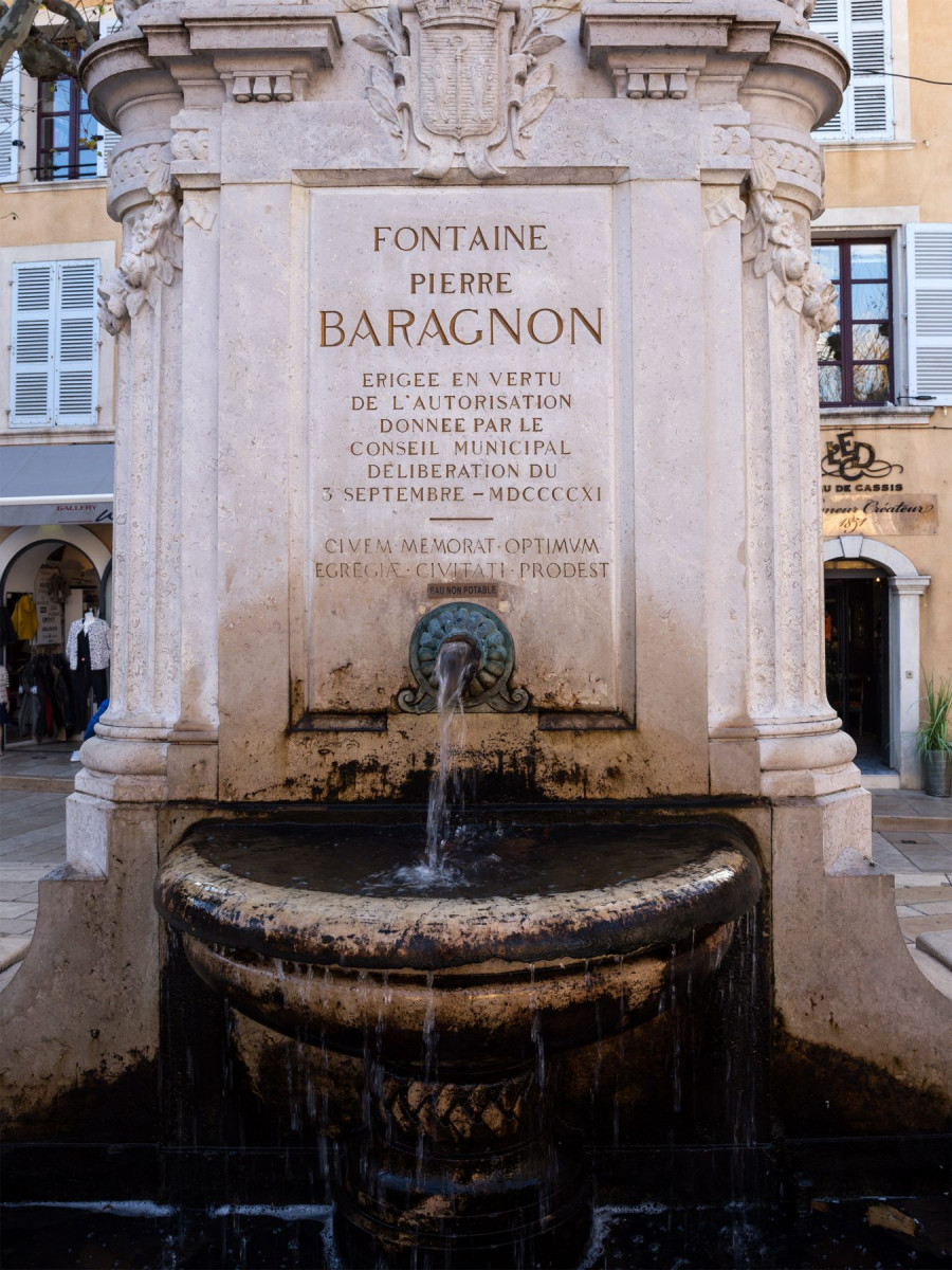 Cassis_Fontaine_Pierre_Baragnon